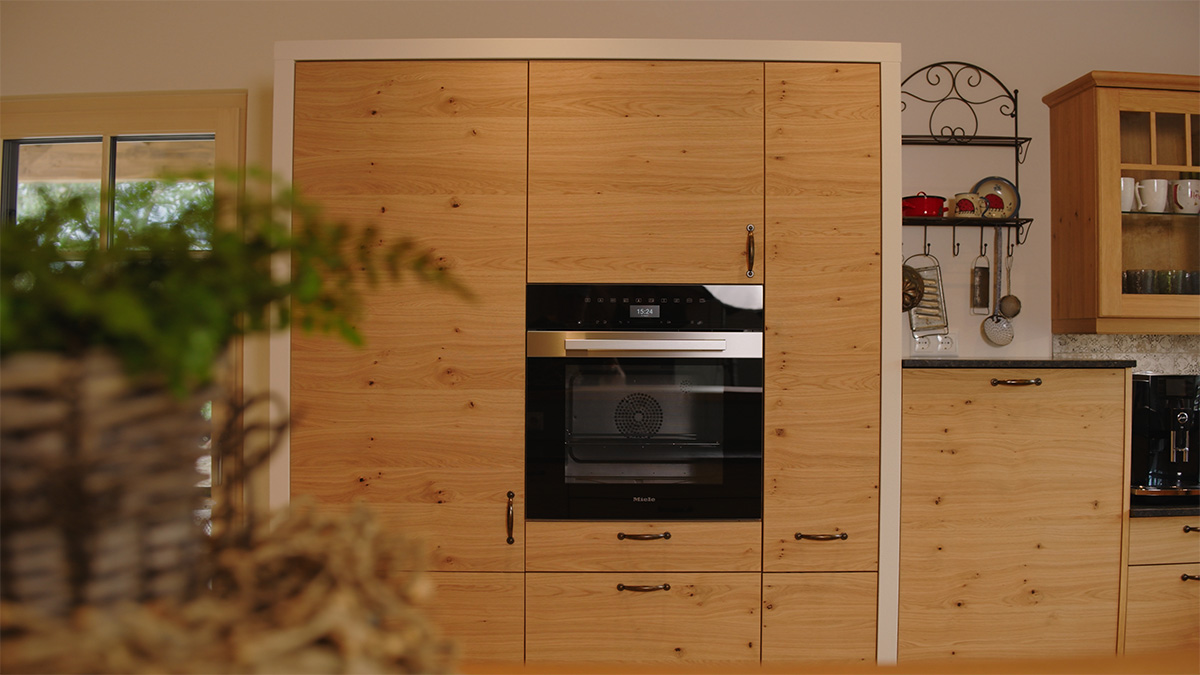 Herd im Schrank moderner Landhausstil